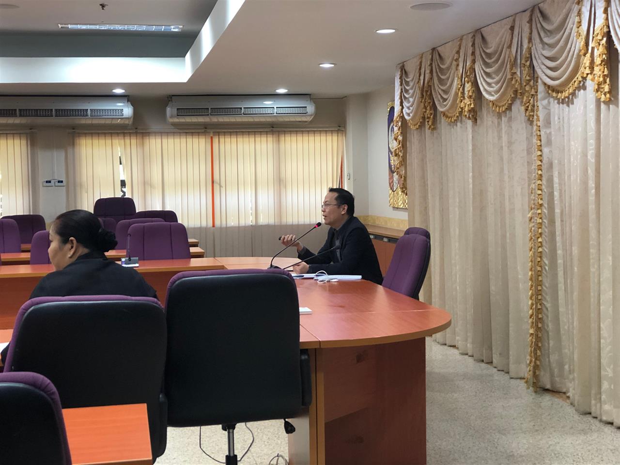 กองบริหารงานวิจัย ได้จัดประชุมชี้แจงการจัดส่งข้อเสนอแผนงานวิทยาศาสตร์ วิจัยและนวัตกรรม ประจำปี 2563 - 2564 ผ่านระบบ NRMS